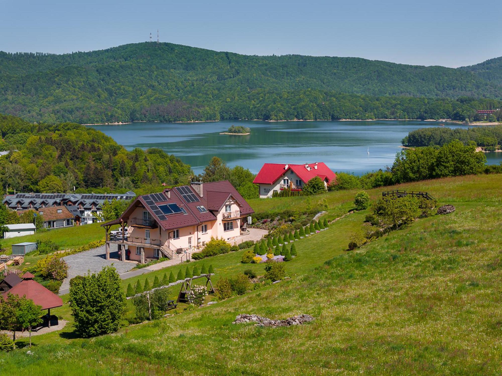 Diana- Z Panorama Jeziora I Gor W Polanczyku Homestay