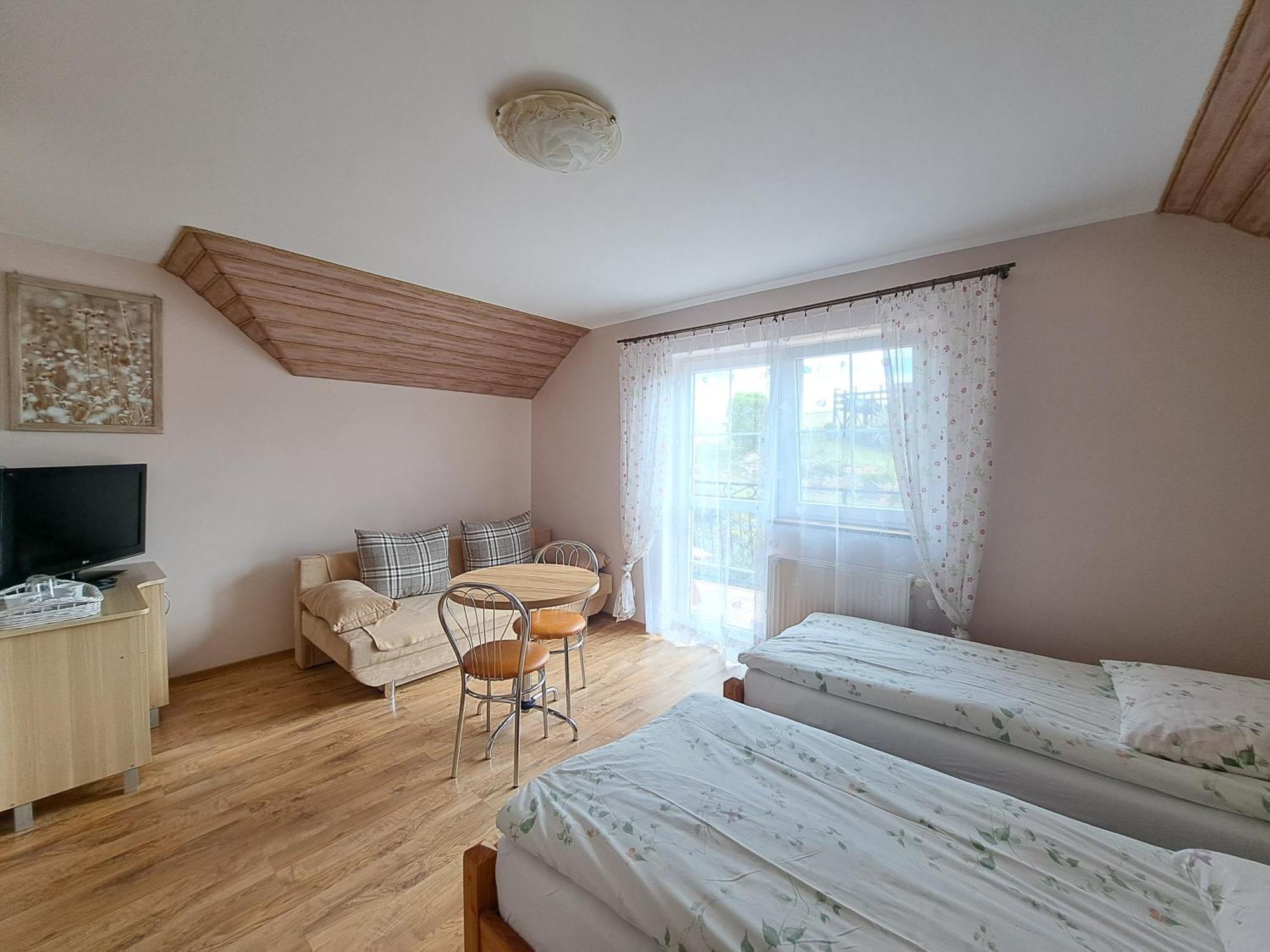 Diana- Z Panoramą Jeziora I Gór W Polańczyku