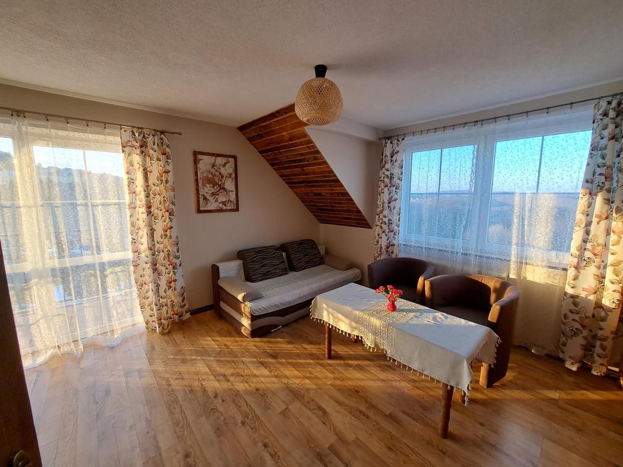 Diana- Z Panorama Jeziora I Gor W Polanczyku Homestay